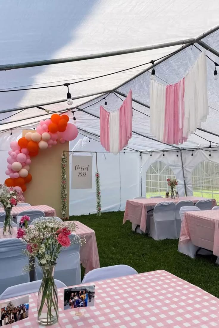 23 Best 2023 Graduation Party Ideas For a Memorable Celebration - Its Claudia G (1)