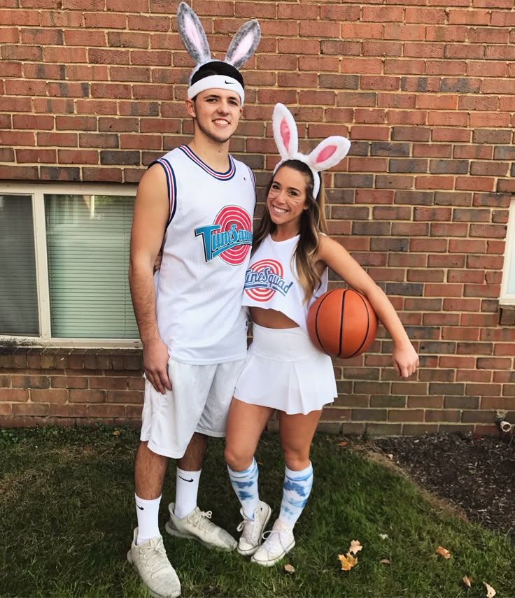 Couples costume idea Bugs and Lola from Space Jam