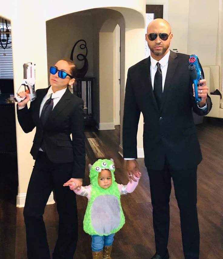 Men in Black costume