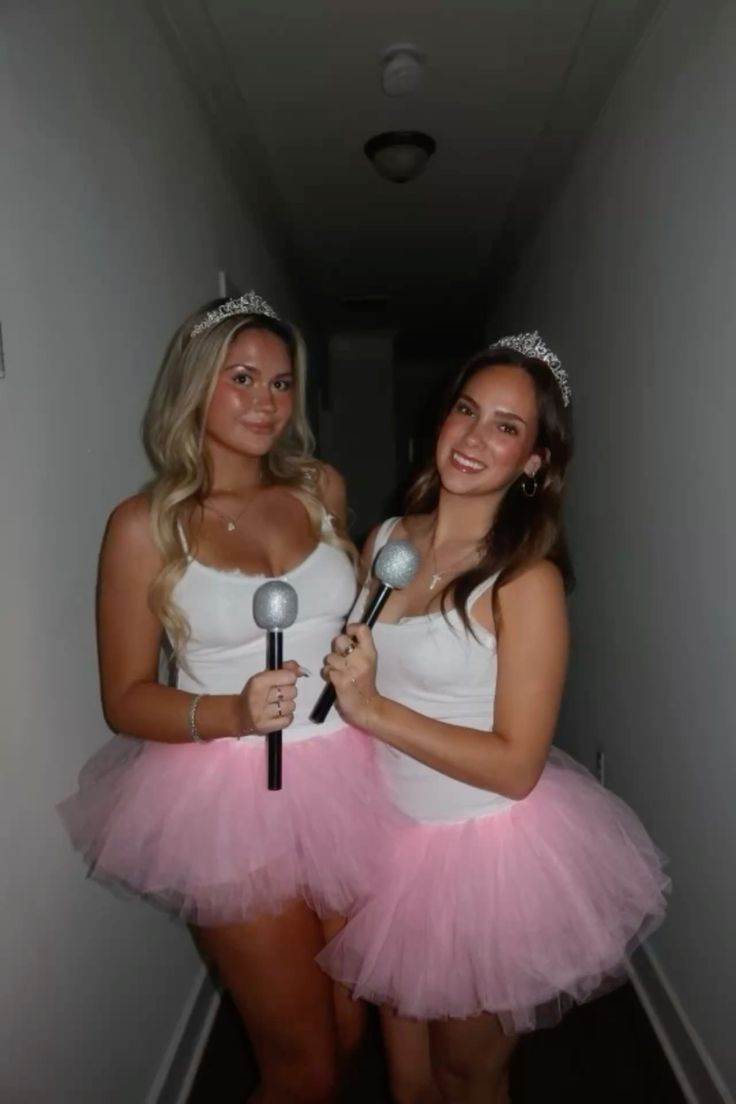 Sophia Grace and Rosie Halloween Costume Ideas #sophiagraceandrosie #halloweencostumeideas #ellen #duocostume #bestfriendpictures #costume best friend halloween costumes
