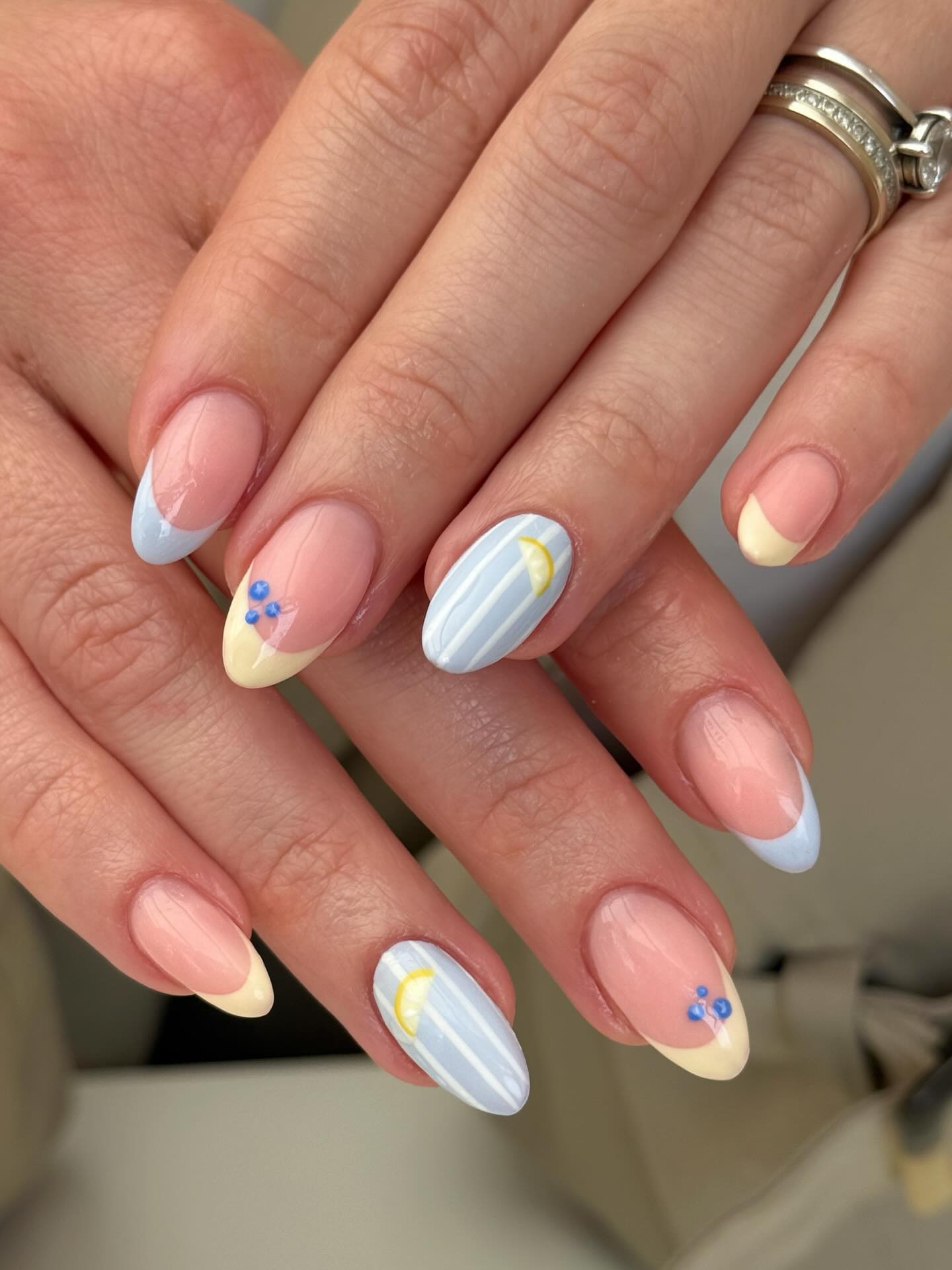 amylouiseenails_1777836813_3889095430508430662_4534217611