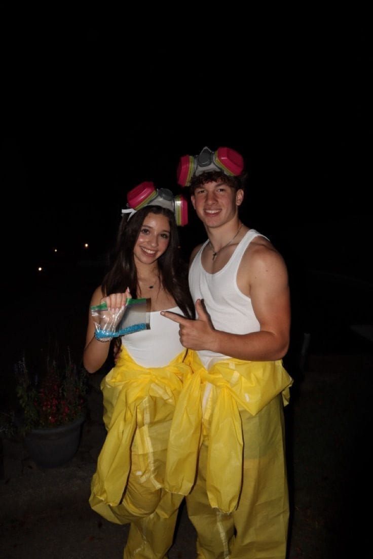 45+ Creative Couple Halloween Costumes to Steal the Spotlight Together - prettygirlythings_com