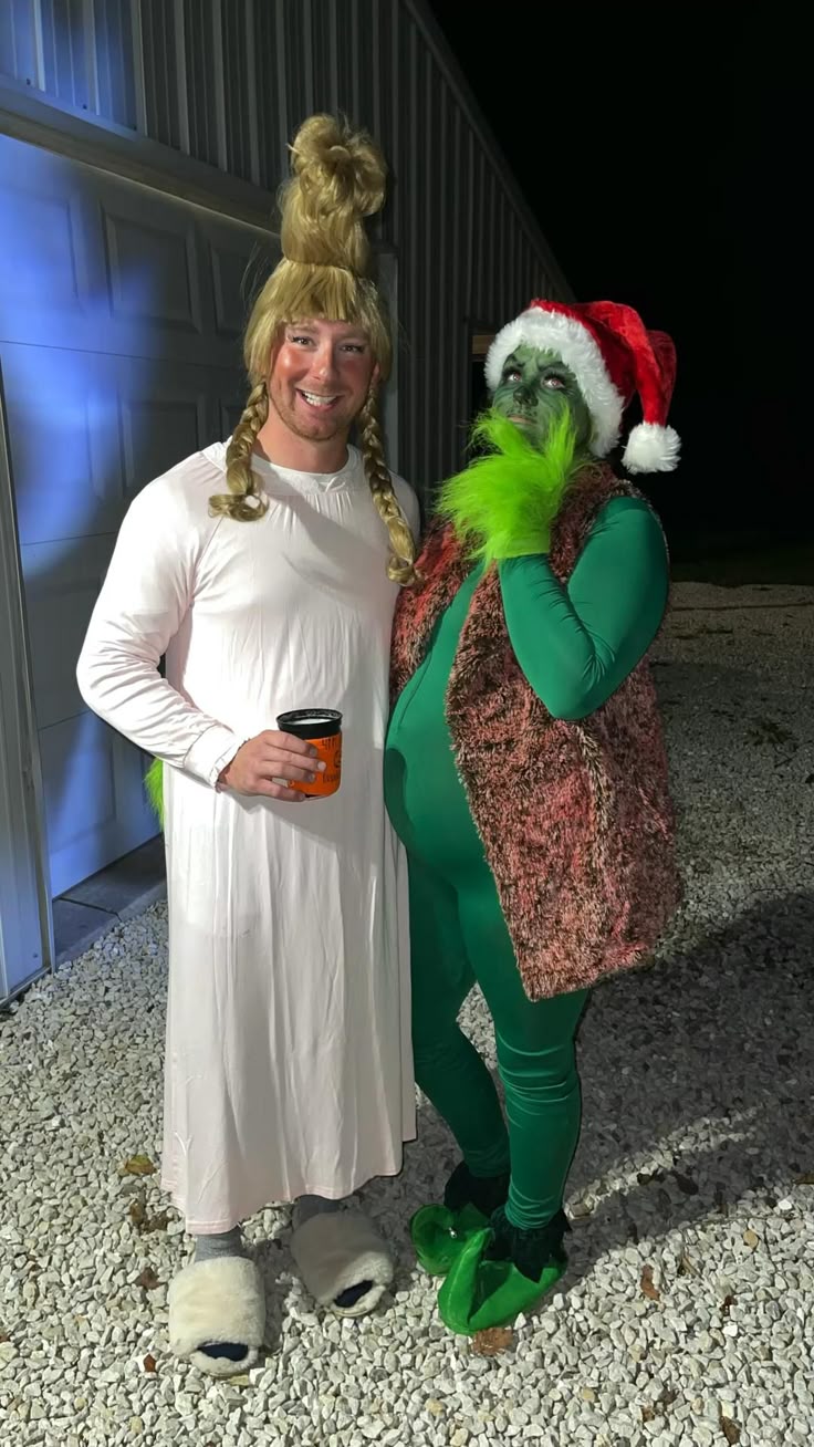 Pregnancy couples costume