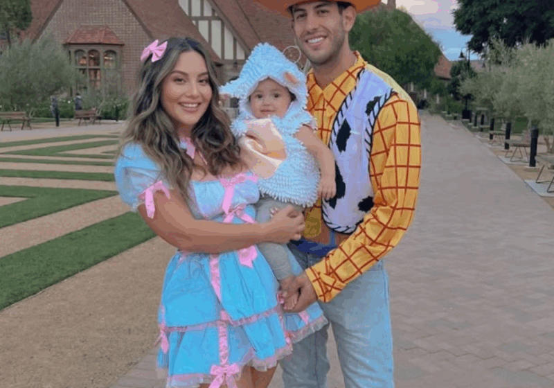 23 Fun And Easy Family Halloween Costumes