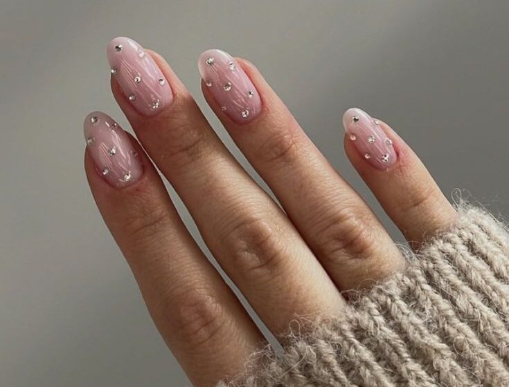 21 Elegant New Years Nails To Wear Into 2026